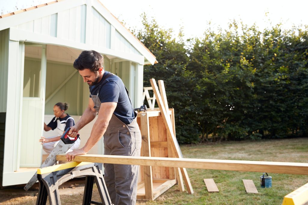 Tuinhuis van geïmpregneerd hout of hardhout?